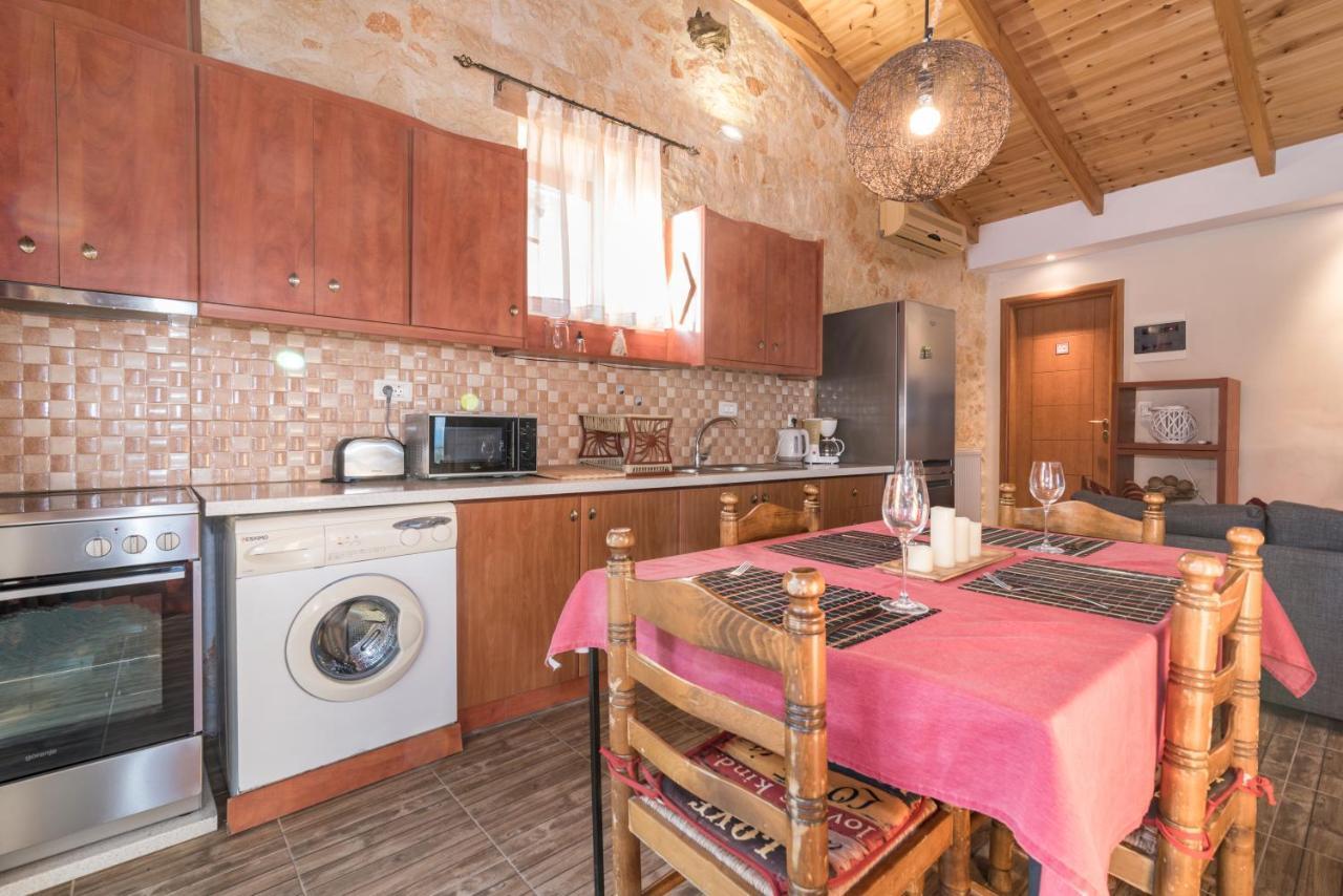 Casa Petra - Stone Cottage Farmhouses Argassi Extérieur photo